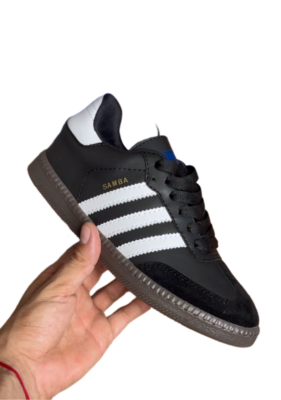 Tenis Adidas Samba Abusar del clásico